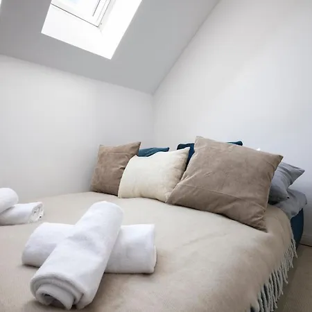 Charming 2br In 1 Free Parking * Praha
