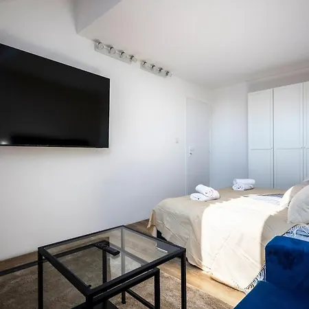 Charming 2br In 1 Free Parking