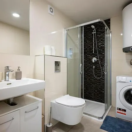 Charming 2br In 1 Free Parking Praha